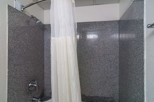 Deluxe Oda, 2 Çift Kişilik Yatak, Sigara İçilebilir, Buzdolabı ve Mikrodalga