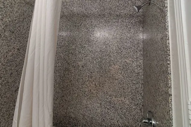 Deluxe Oda, 2 Çift Kişilik Yatak, Sigara İçilebilir, Buzdolabı ve Mikrodalga