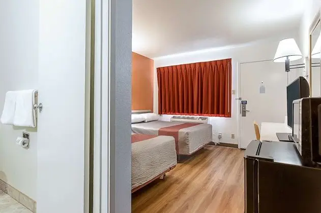 Standard Oda, 2 Çift Kişilik Yatak, Sigara İçilmez, Buzdolabı ve Mikrodalga