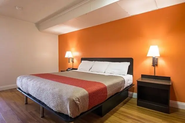 Standard Oda, 1 En Büyük (King) Boy Yatak, Sigara İçilebilir