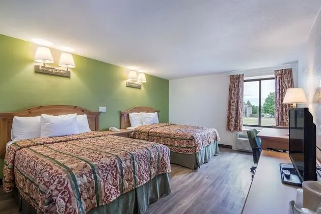 Deluxe Oda, 2 Çift Kişilik Yatak, Sigara İçilebilir, Buzdolabı ve Mikrodalga