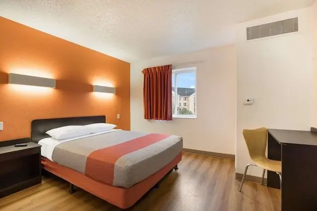 Premium Oda, 1 Çift Kişilik Yatak, Sigara İçilmez, Buzdolabı ve Mikrodalga