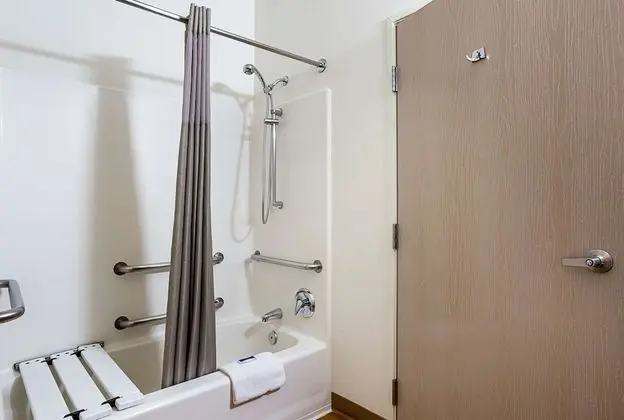 Engellilere uygun banyo