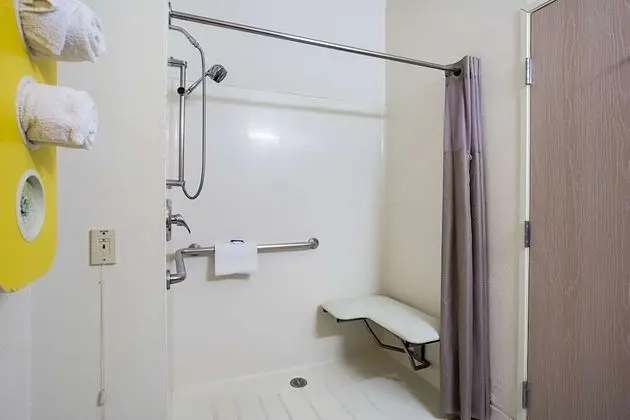 Engellilere uygun banyo