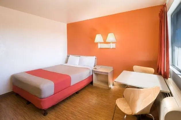 Standard Oda, 1 Büyük (Queen) Boy Yatak, Sigara İçilmez