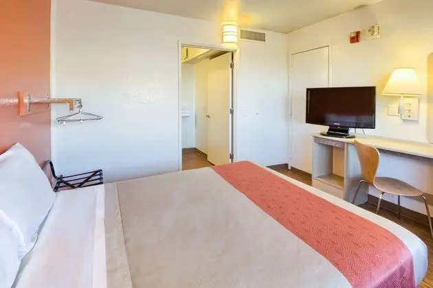 Standard Oda, 1 Büyük (Queen) Boy Yatak, Sigara İçilmez