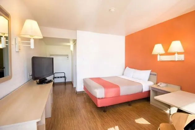 Standard Oda, 1 Büyük (Queen) Boy Yatak, Sigara İçilmez