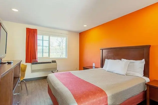 Deluxe Oda, 1 Büyük (Queen) Boy Yatak, Sigara İçilmez, Buzdolabı ve Mikrodalga