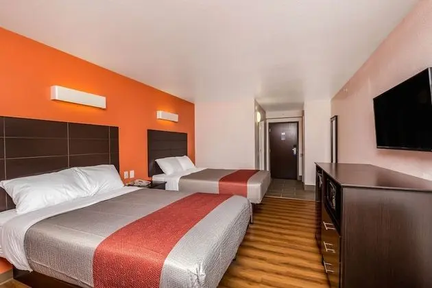 Deluxe Oda, 2 Çift Kişilik Yatak, Sigara İçilmez, Buzdolabı ve Mikrodalga
