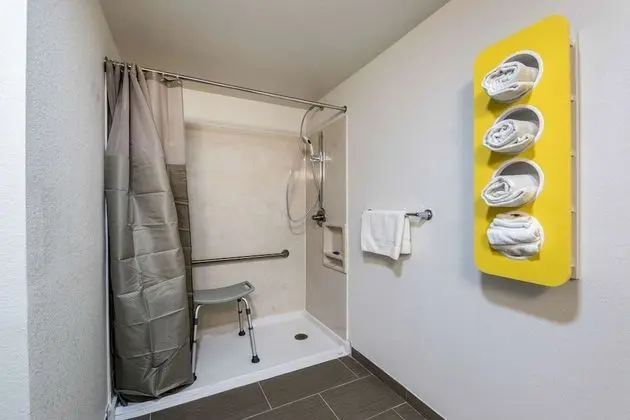 Deluxe Oda, 2 Çift Kişilik Yatak, Sigara İçilmez, Buzdolabı ve Mikrodalga