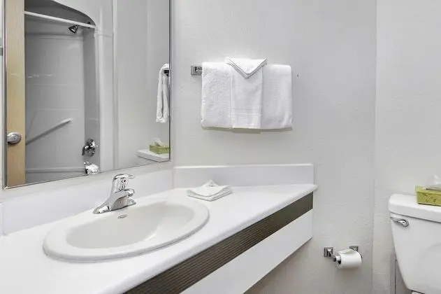 Standard Oda, 2 Çift Kişilik Yatak, Sigara İçilmez, Buzdolabı ve Mikrodalga