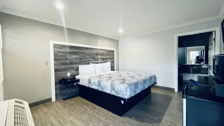 Standard Oda, 1 En Büyük (King) Boy Yatak, Sigara İçilmez, Buzdolabı ve Mikrodalga