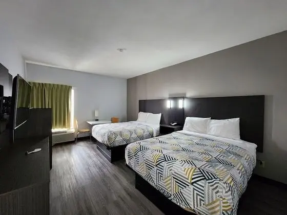 Deluxe Oda, 2 Çift Kişilik Yatak, Sigara İçilebilir, Buzdolabı ve Mikrodalga