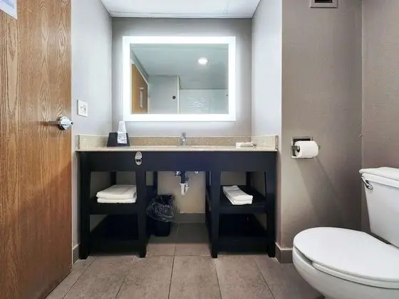 Deluxe Oda, 2 Çift Kişilik Yatak, Sigara İçilebilir, Buzdolabı ve Mikrodalga