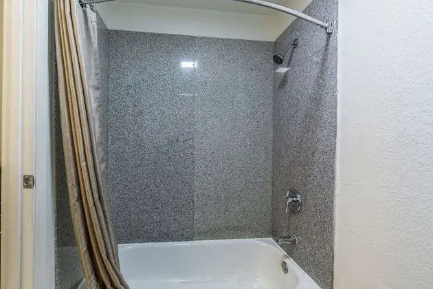 Deluxe Oda, Birden Çok Yatak, Sigara İçilmez, Buzdolabı ve Mikrodalga