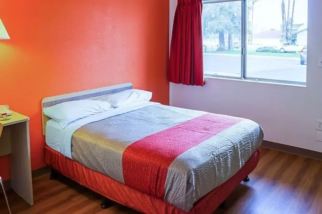 Standard Oda, 1 Büyük (Queen) Boy Yatak, Sigara İçilmez