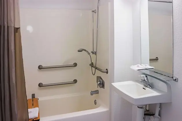 Standard Oda, 1 Çift Kişilik Yatak, Engellilere Uygun, Sigara İçilmez