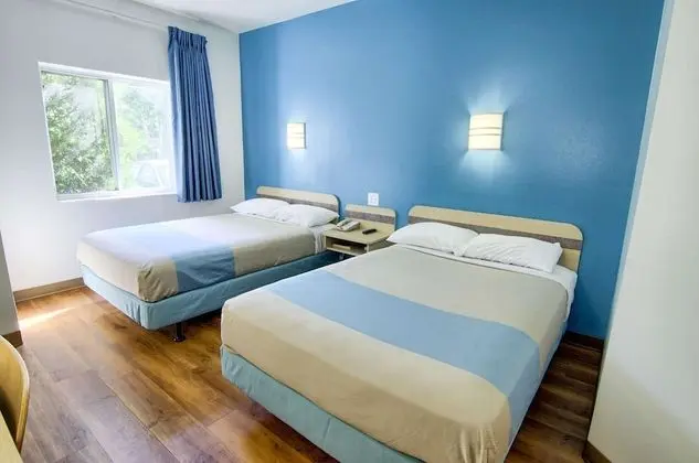 Deluxe Oda, 2 Çift Kişilik Yatak, Sigara İçilmez, Buzdolabı ve Mikrodalga