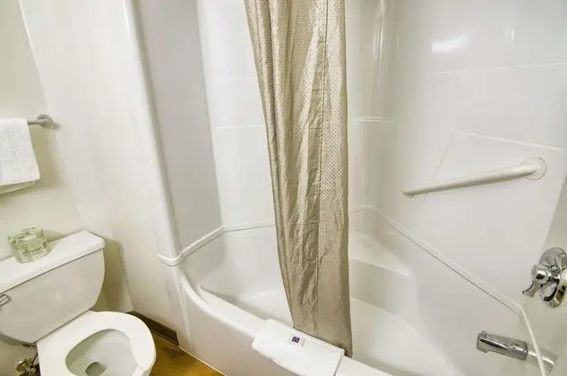 Engellilere uygun banyo