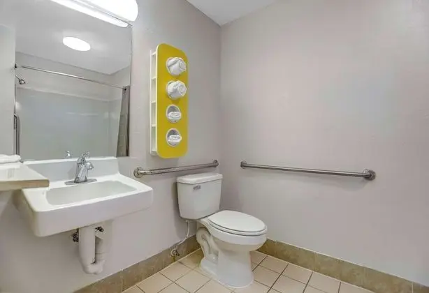 Engellilere uygun banyo
