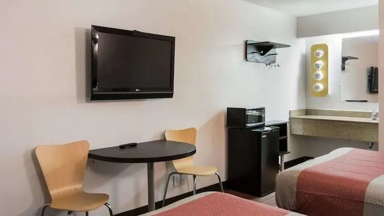 Deluxe Oda, 2 Çift Kişilik Yatak, Sigara İçilmez, Buzdolabı ve Mikrodalga