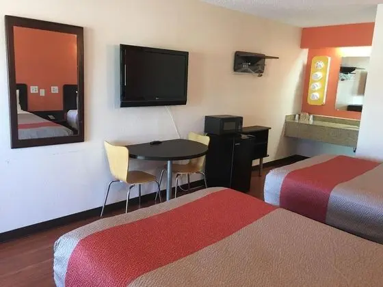Deluxe Oda, 2 Çift Kişilik Yatak, Sigara İçilmez, Buzdolabı ve Mikrodalga