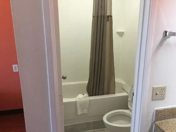 Deluxe Oda, 2 Çift Kişilik Yatak, Sigara İçilmez, Buzdolabı ve Mikrodalga