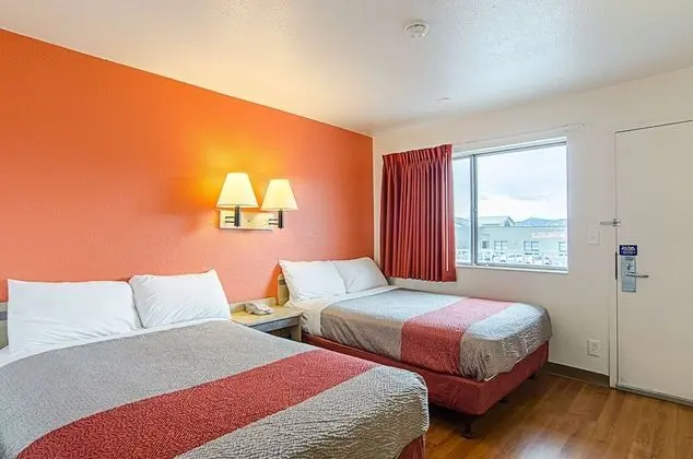 Deluxe Oda, 2 Çift Kişilik Yatak, Sigara İçilmez, Buzdolabı ve Mikrodalga
