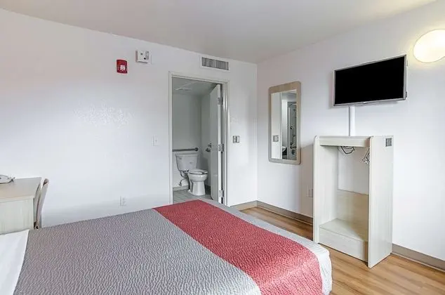 Standard Oda, 1 Büyük (Queen) Boy Yatak, Engellilere Uygun, Sigara İçilmez