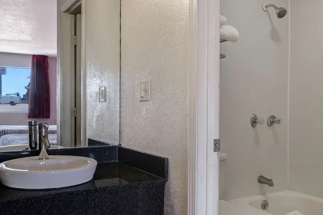 Deluxe Oda, 1 En Büyük (King) Boy Yatak, Sigara İçilmez, Buzdolabı ve Mikrodalga