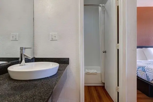 Deluxe Oda, 1 En Büyük (King) Boy Yatak, Sigara İçilmez, Buzdolabı ve Mikrodalga