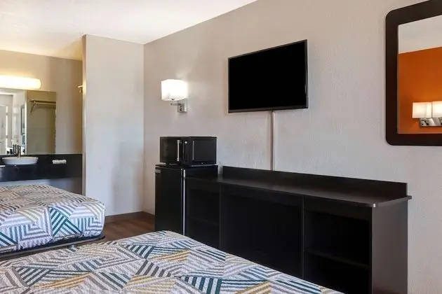 Deluxe Oda, 2 Büyük (Queen) Boy Yatak, Sigara İçilmez, Buzdolabı ve Mikrodalga