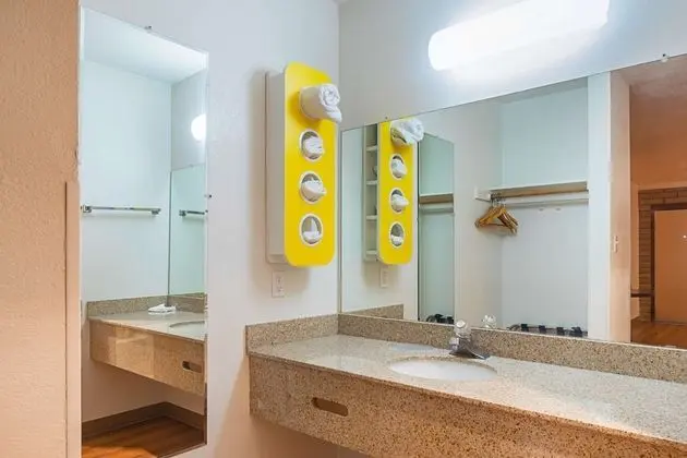 Deluxe Oda, 1 En Büyük (King) Boy Yatak, Engellilere Uygun, Sigara İçilmez