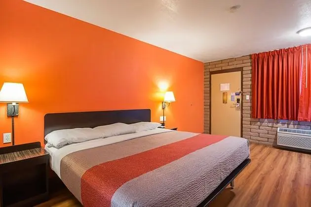 Deluxe Oda, 1 En Büyük (King) Boy Yatak, Sigara İçilmez, Buzdolabı ve Mikrodalga