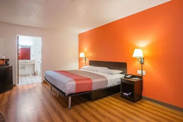 Deluxe Oda, 1 En Büyük (King) Boy Yatak, Sigara İçilmez, Buzdolabı ve Mikrodalga