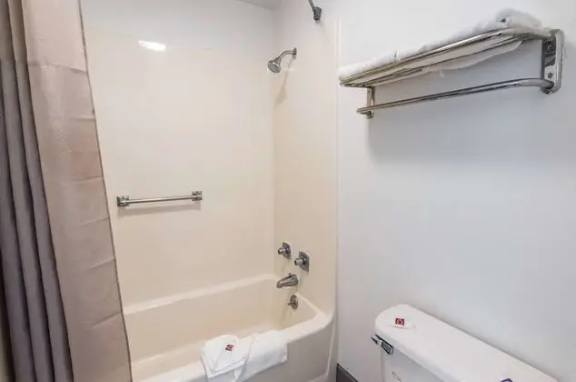 Deluxe Oda, 2 Çift Kişilik Yatak, Sigara İçilmez, Buzdolabı ve Mikrodalga