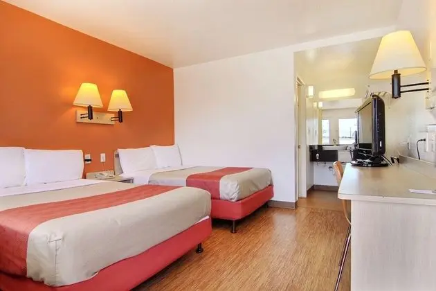 Standard Oda, 2 Çift Kişilik Yatak, Sigara İçilmez, Buzdolabı ve Mikrodalga