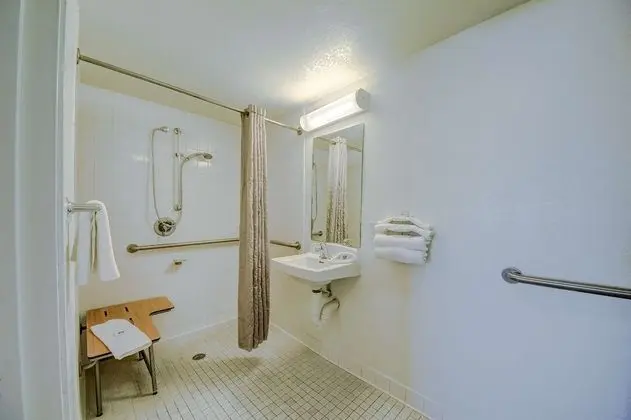 Standard Oda, 2 Çift Kişilik Yatak, Engellilere Uygun, Sigara İçilmez