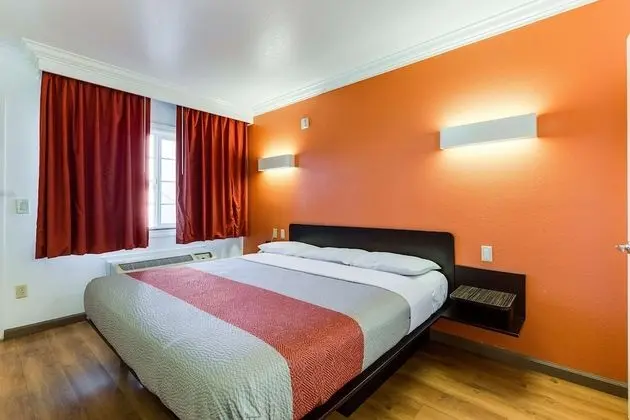 Deluxe Oda, 1 En Büyük (King) Boy Yatak, Sigara İçilmez, Buzdolabı ve Mikrodalga