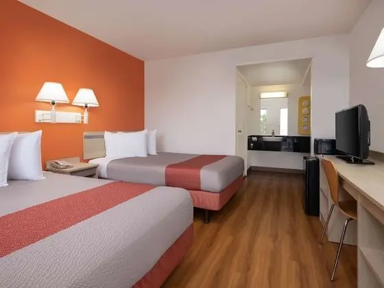 Deluxe Oda, 2 Çift Kişilik Yatak, Sigara İçilmez, Buzdolabı ve Mikrodalga