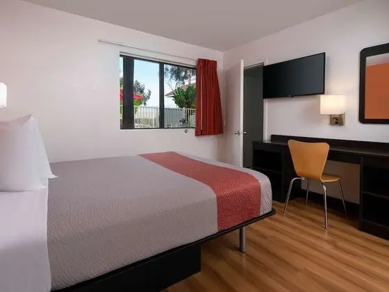 Standard Oda, 1 Büyük (Queen) Boy Yatak, Sigara İçilmez