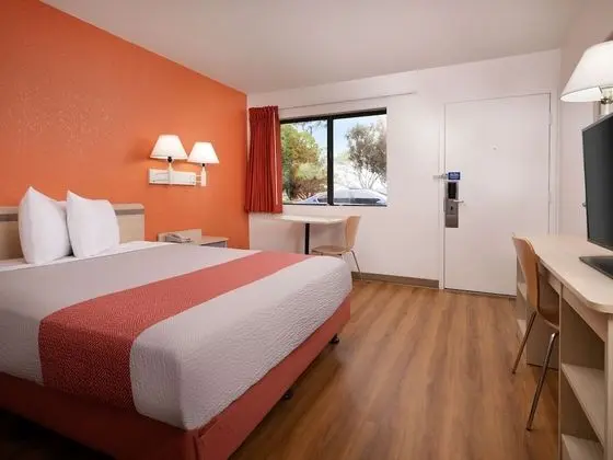 Standard Oda, 1 Büyük (Queen) Boy Yatak, Sigara İçilmez