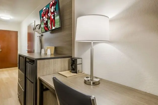 Premium Oda, 1 En Büyük (King) Boy Yatak (Upgraded Bedding & Snack, Smoke Free)
