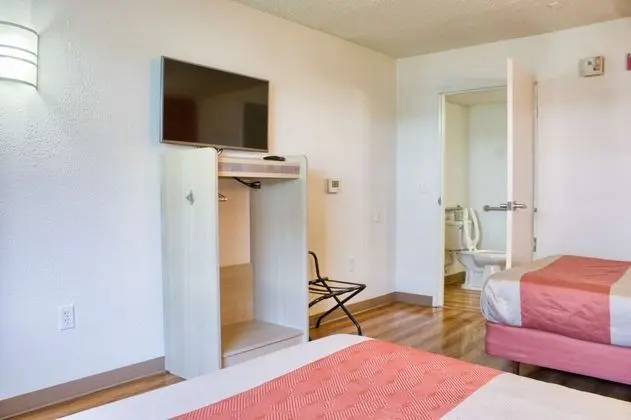 Deluxe Oda, 2 Çift Kişilik Yatak, Sigara İçilmez, Buzdolabı ve Mikrodalga
