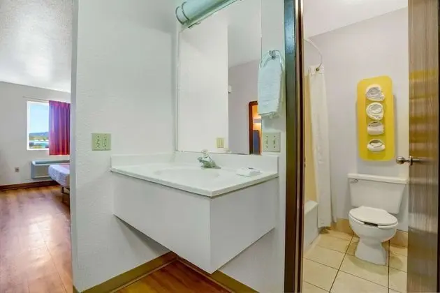 Standard Oda, 2 Büyük (Queen) Boy Yatak, Sigara İçilebilir