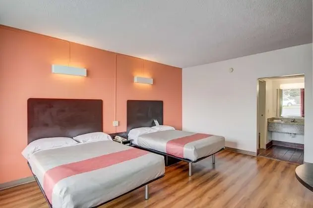 Deluxe Oda, 2 Çift Kişilik Yatak, Sigara İçilmez, Buzdolabı ve Mikrodalga