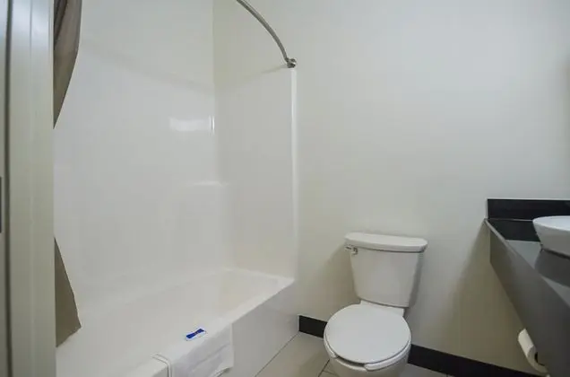 Standard Oda, 2 Büyük (Queen) Boy Yatak, Sigara İçilmez, Buzdolabı