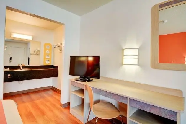 Deluxe Oda, 2 Çift Kişilik Yatak, Sigara İçilmez, Buzdolabı ve Mikrodalga