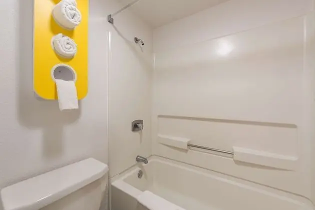 Engellilere uygun banyo