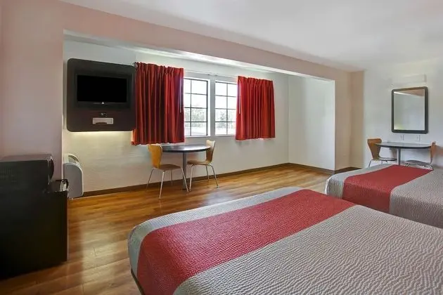 Premium Oda, 2 Büyük (Queen) Boy Yatak, Sigara İçilmez, Buzdolabı ve Mikrodalga